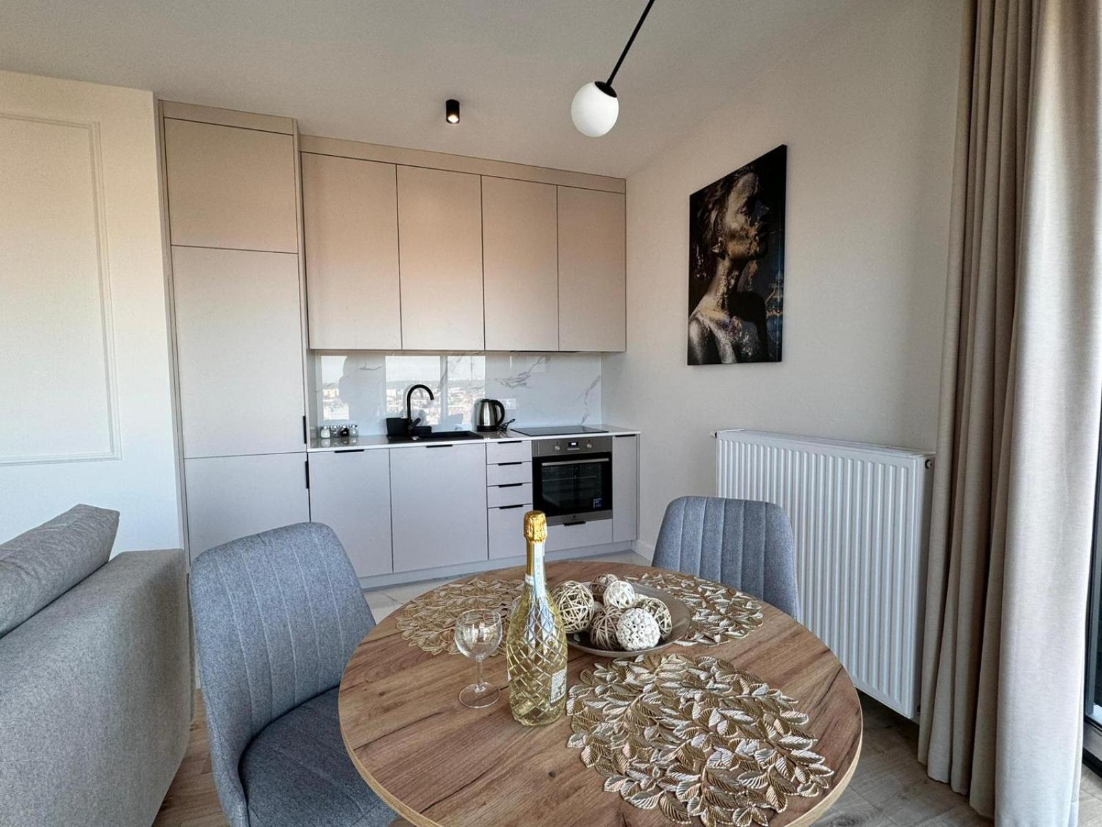 Polonia Art In The Center Apartment